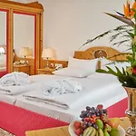 Hotel Maximilian Grand