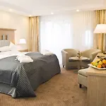 Maximilian Grand Hotel 5*