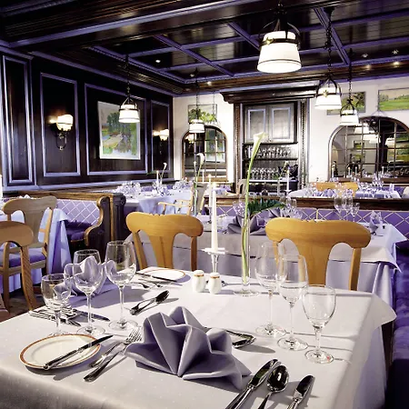 Отель Maximilian Grand